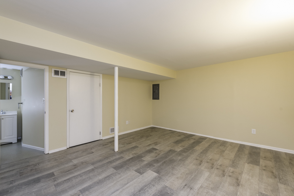 2634 Woodview Court