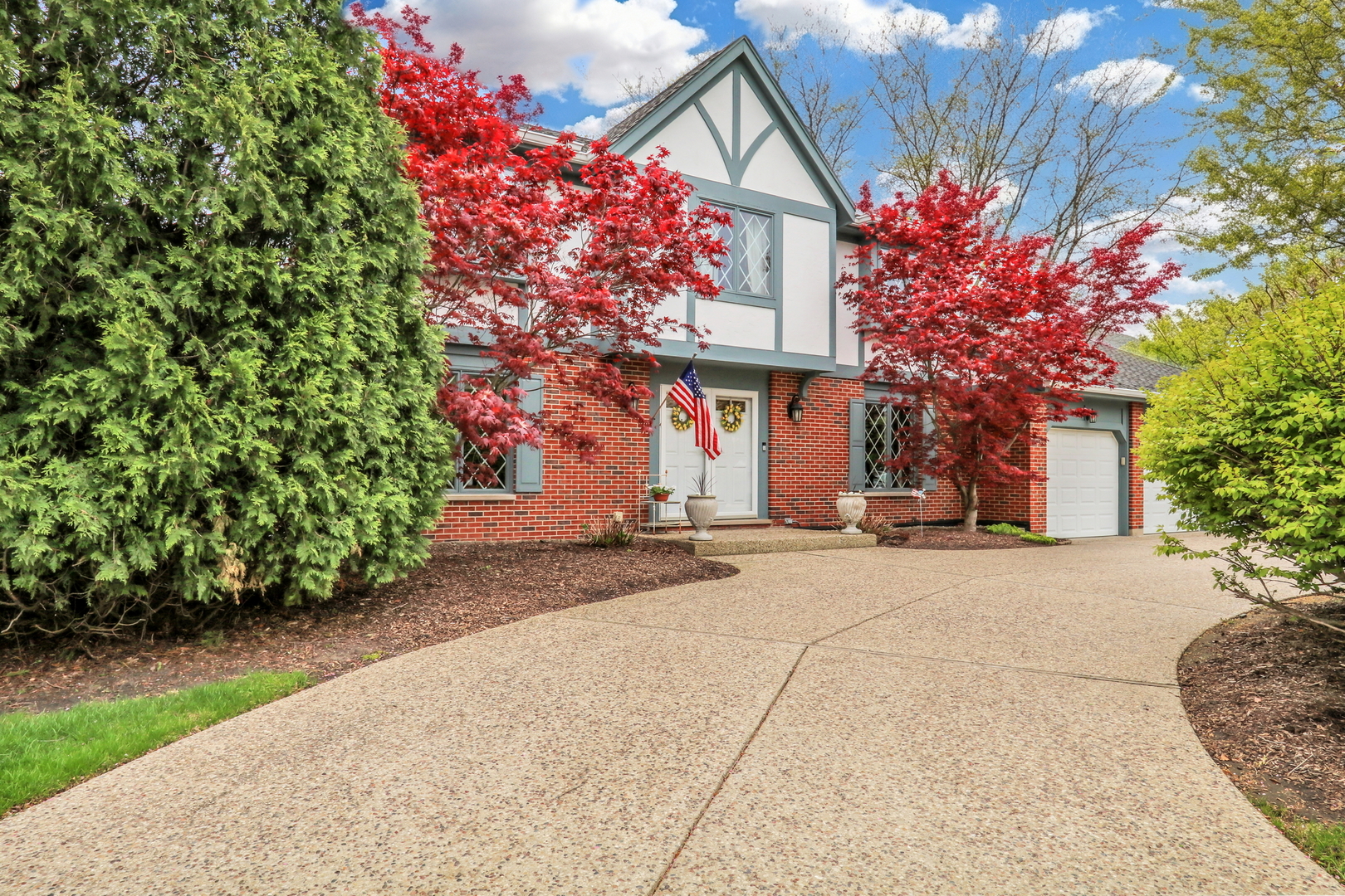 1525 Saratoga Court