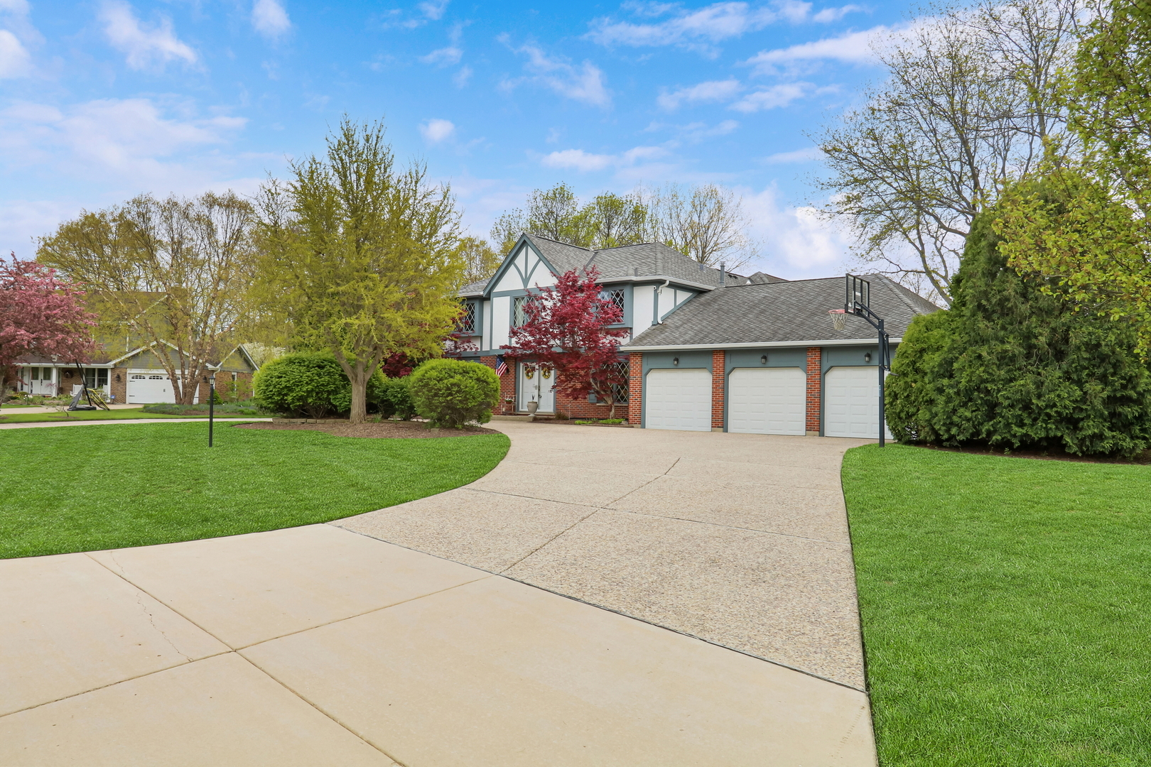 1525 Saratoga Court