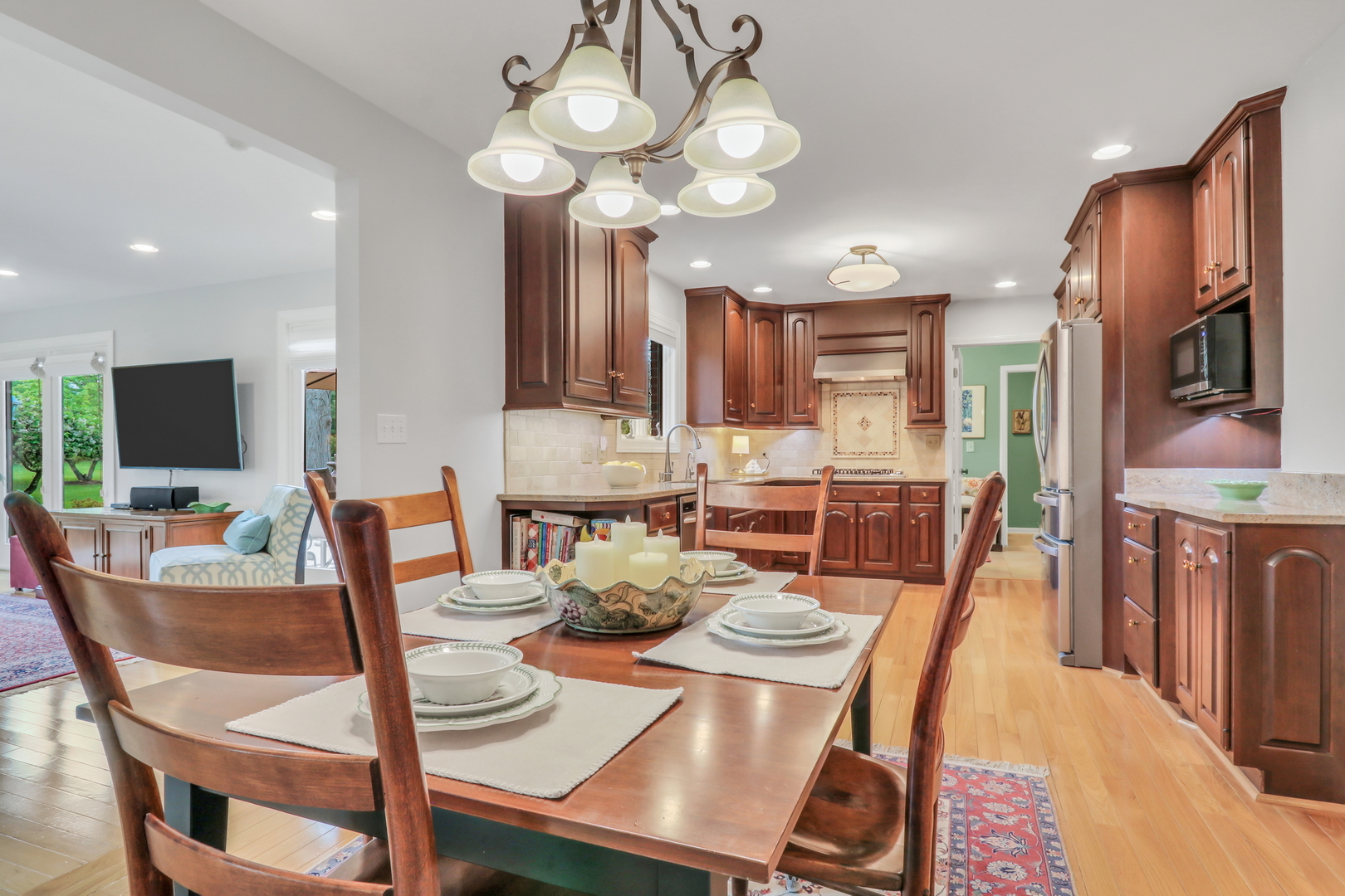 1525 Saratoga Court