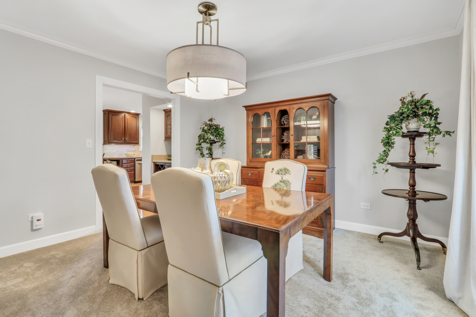 1525 Saratoga Court