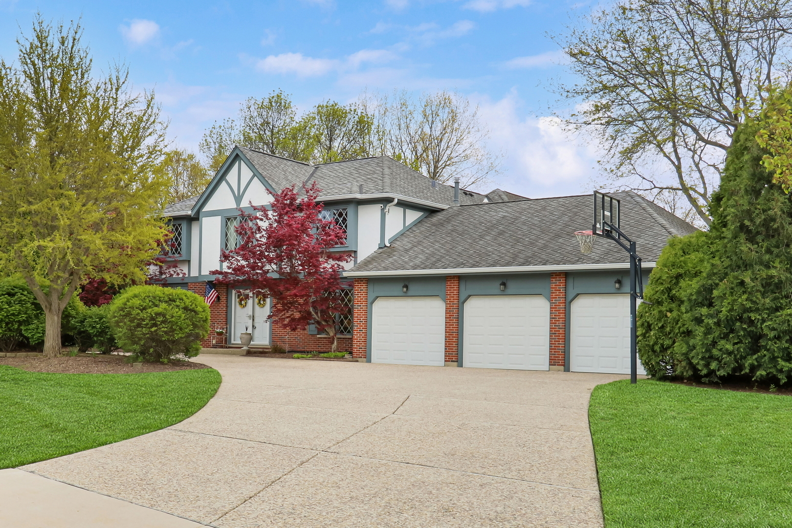 1525 Saratoga Court
