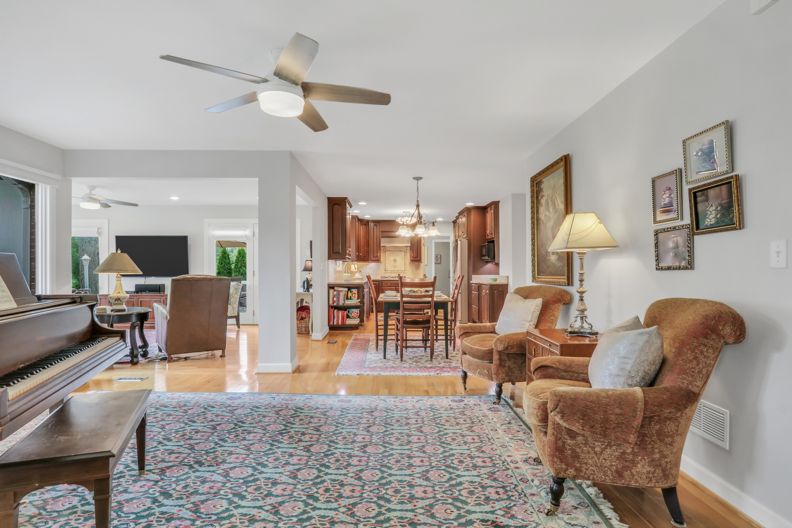 1525 Saratoga Court