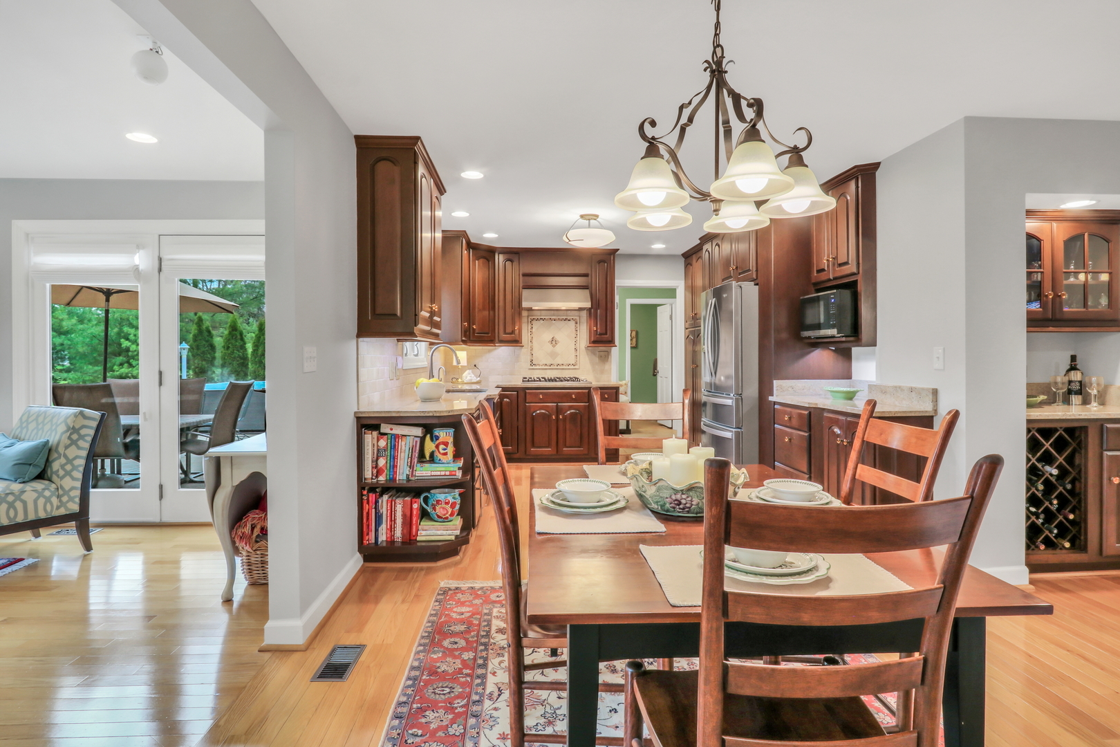 1525 Saratoga Court