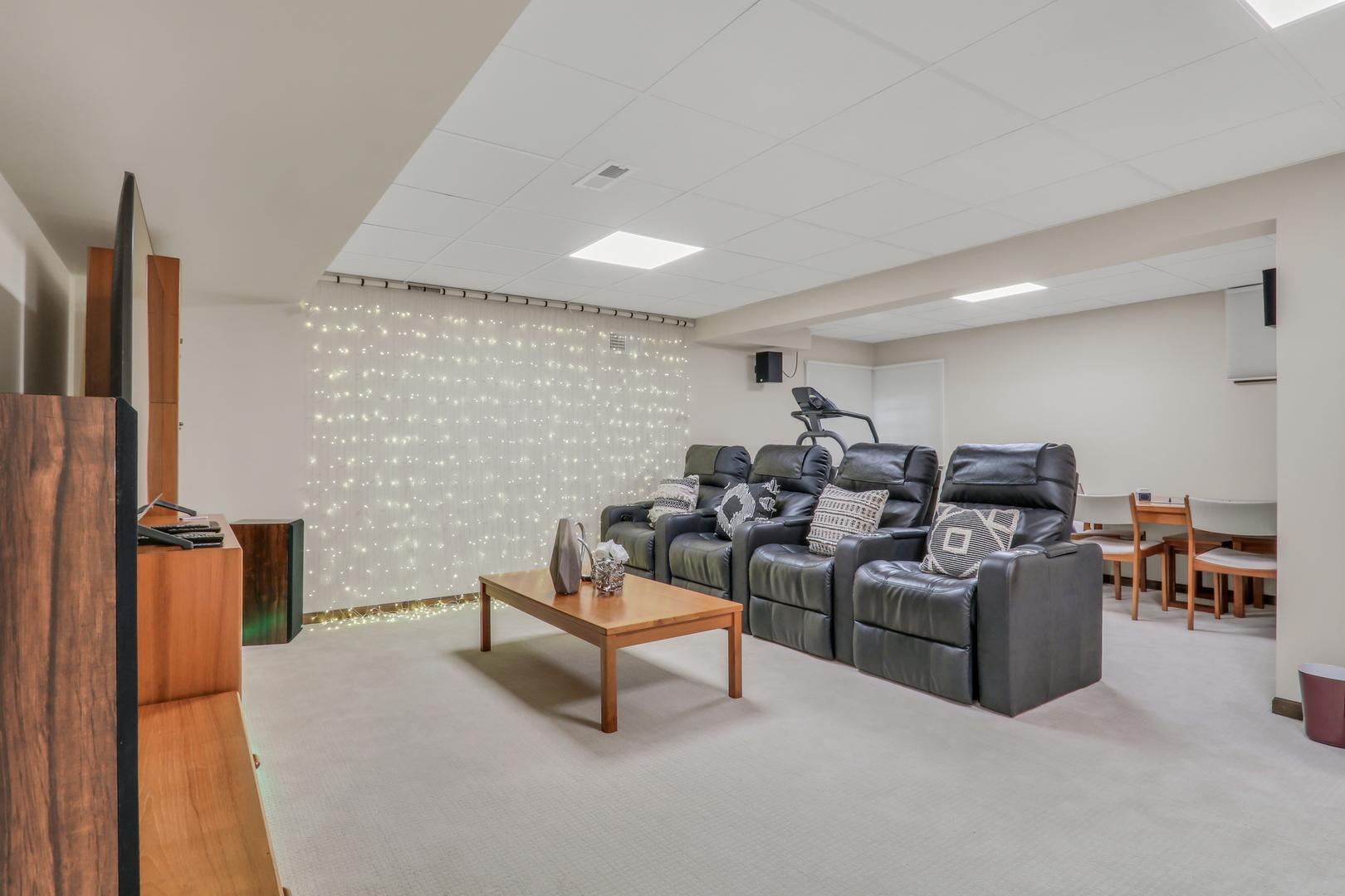 1525 Saratoga Court