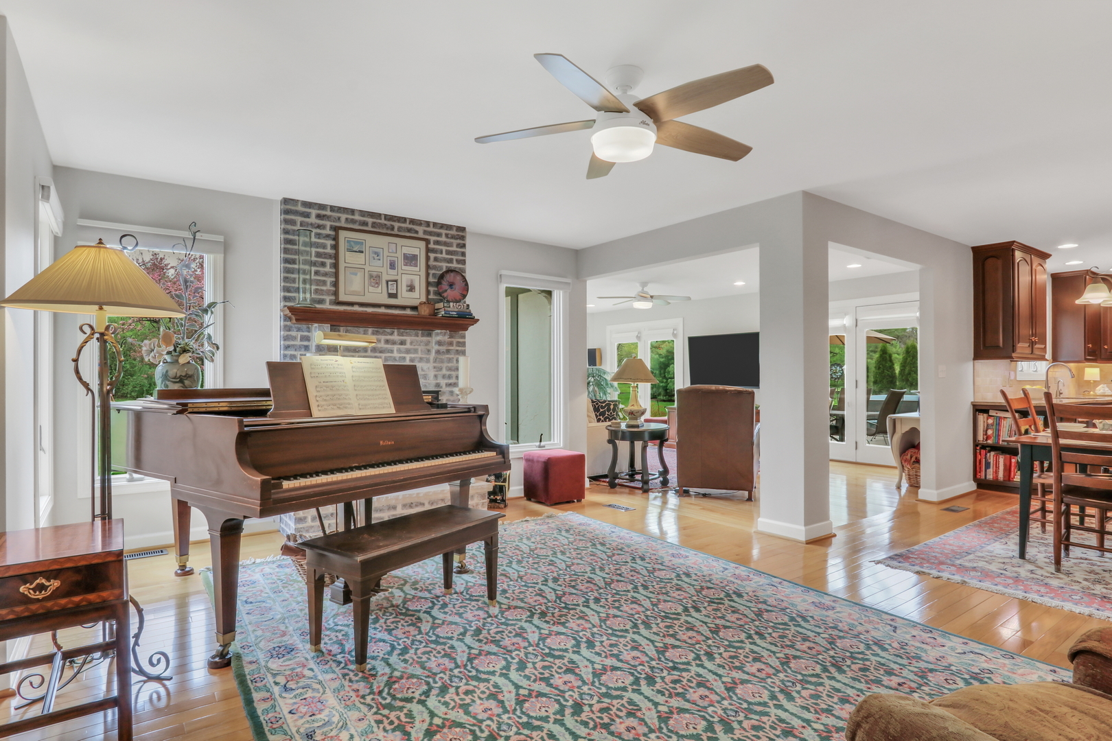 1525 Saratoga Court