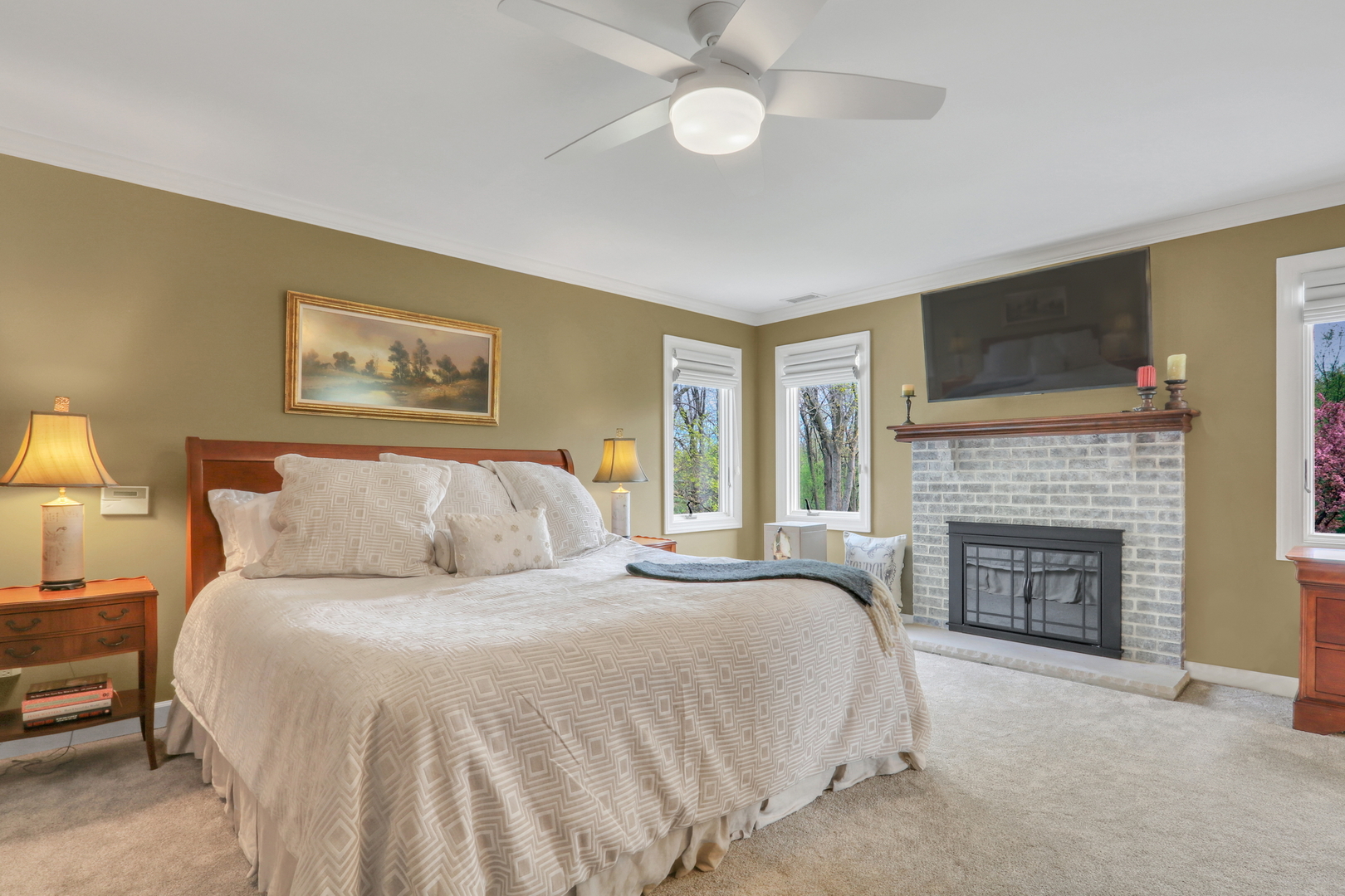 1525 Saratoga Court