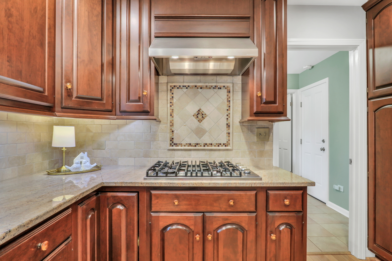 1525 Saratoga Court