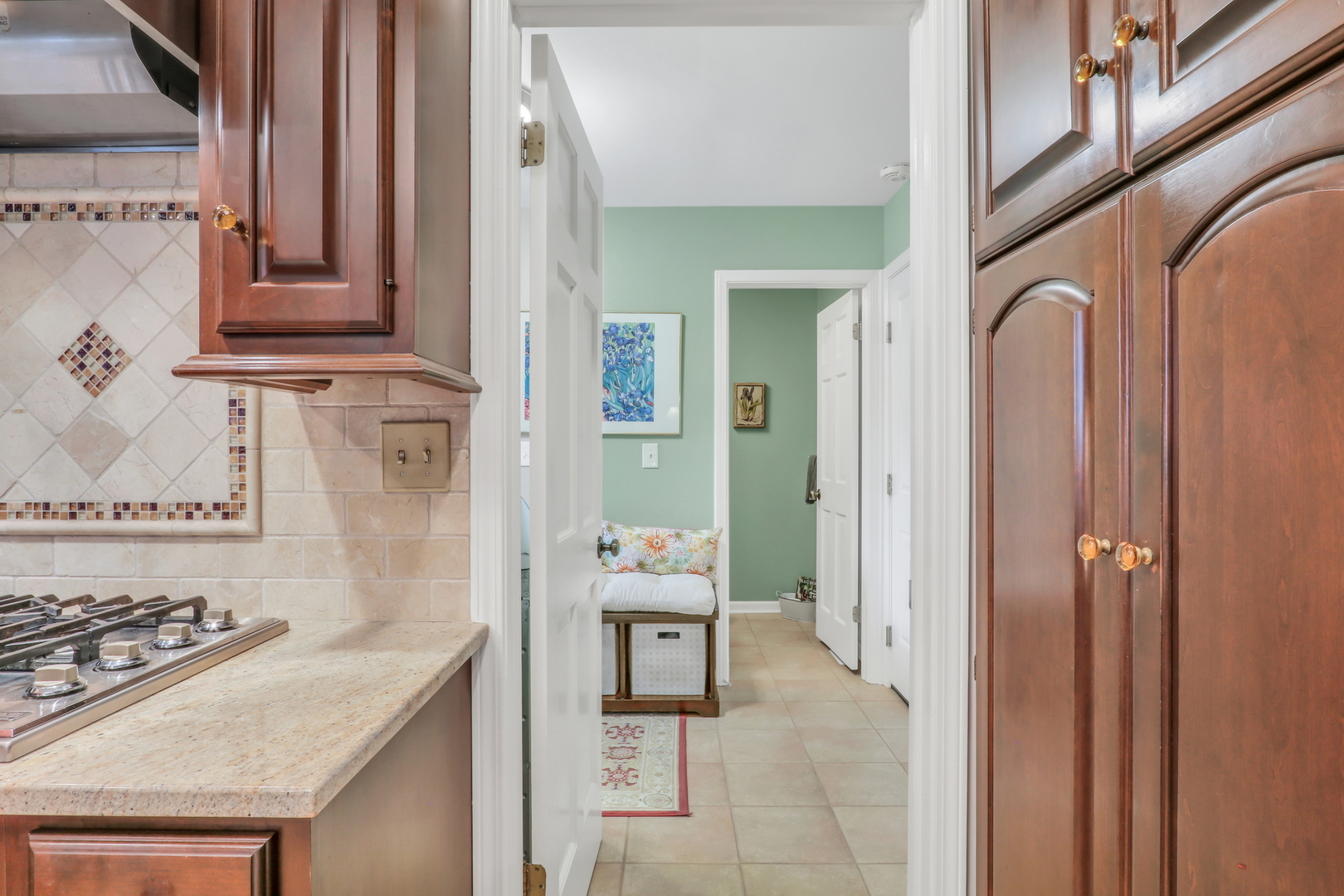 1525 Saratoga Court