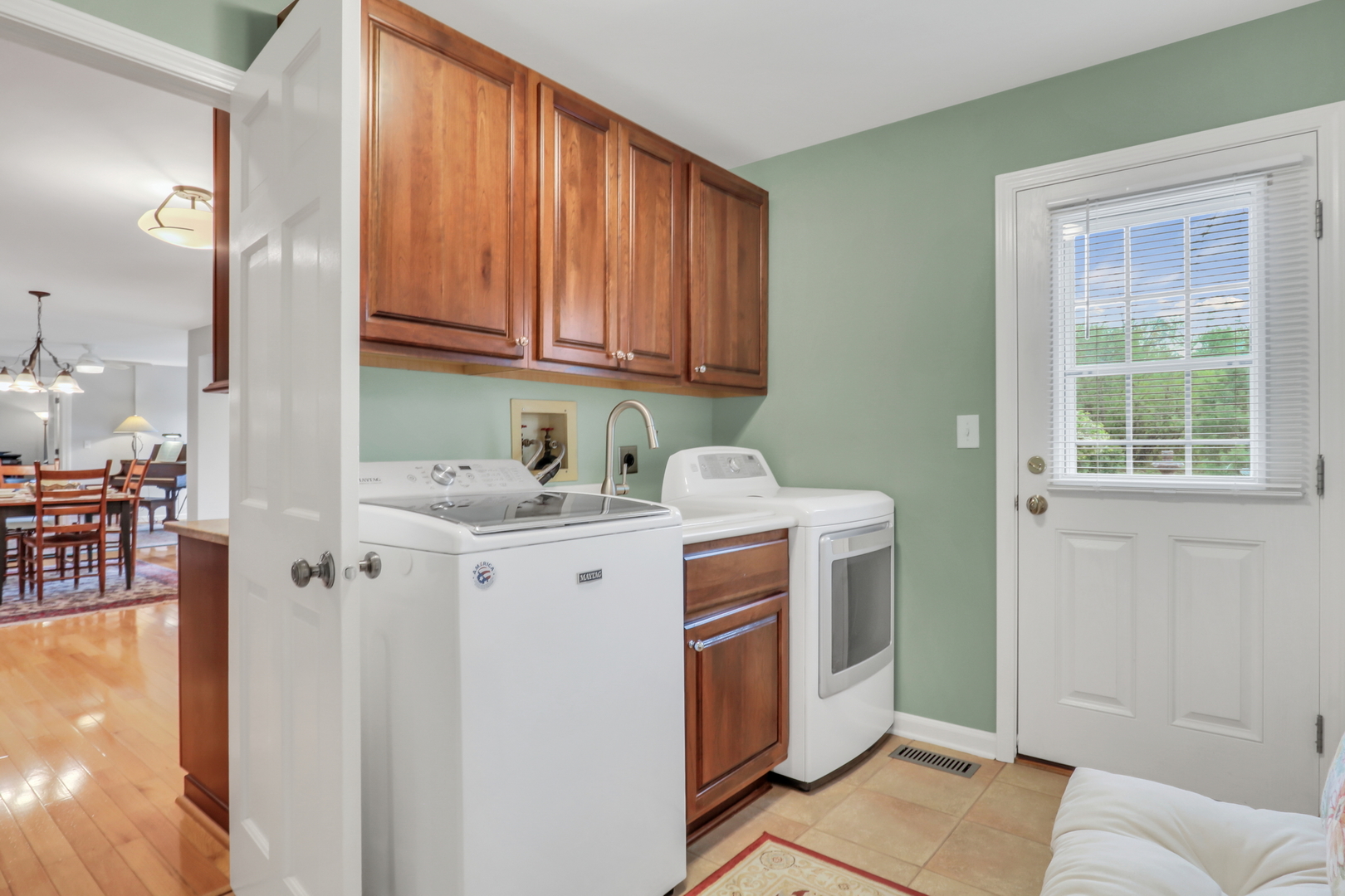 1525 Saratoga Court