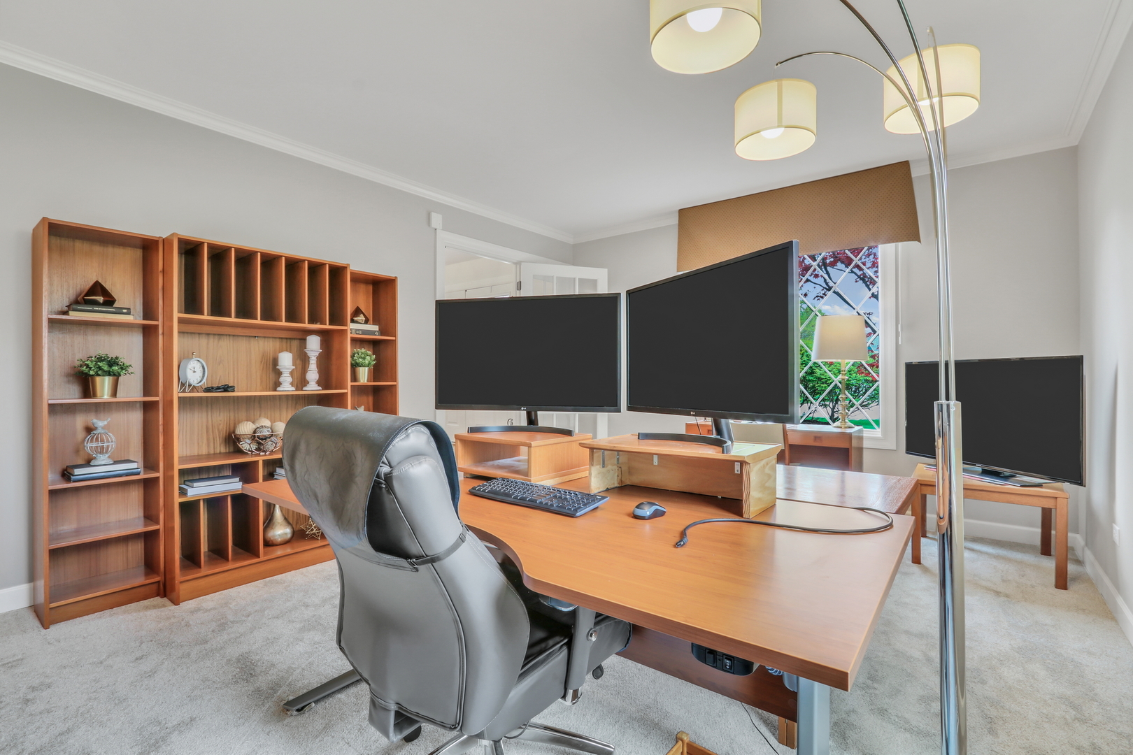 1525 Saratoga Court