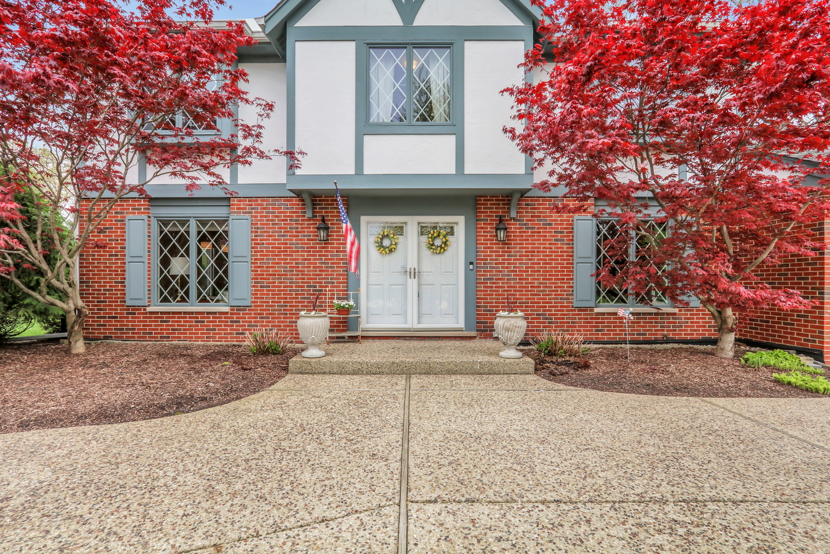 1525 Saratoga Court