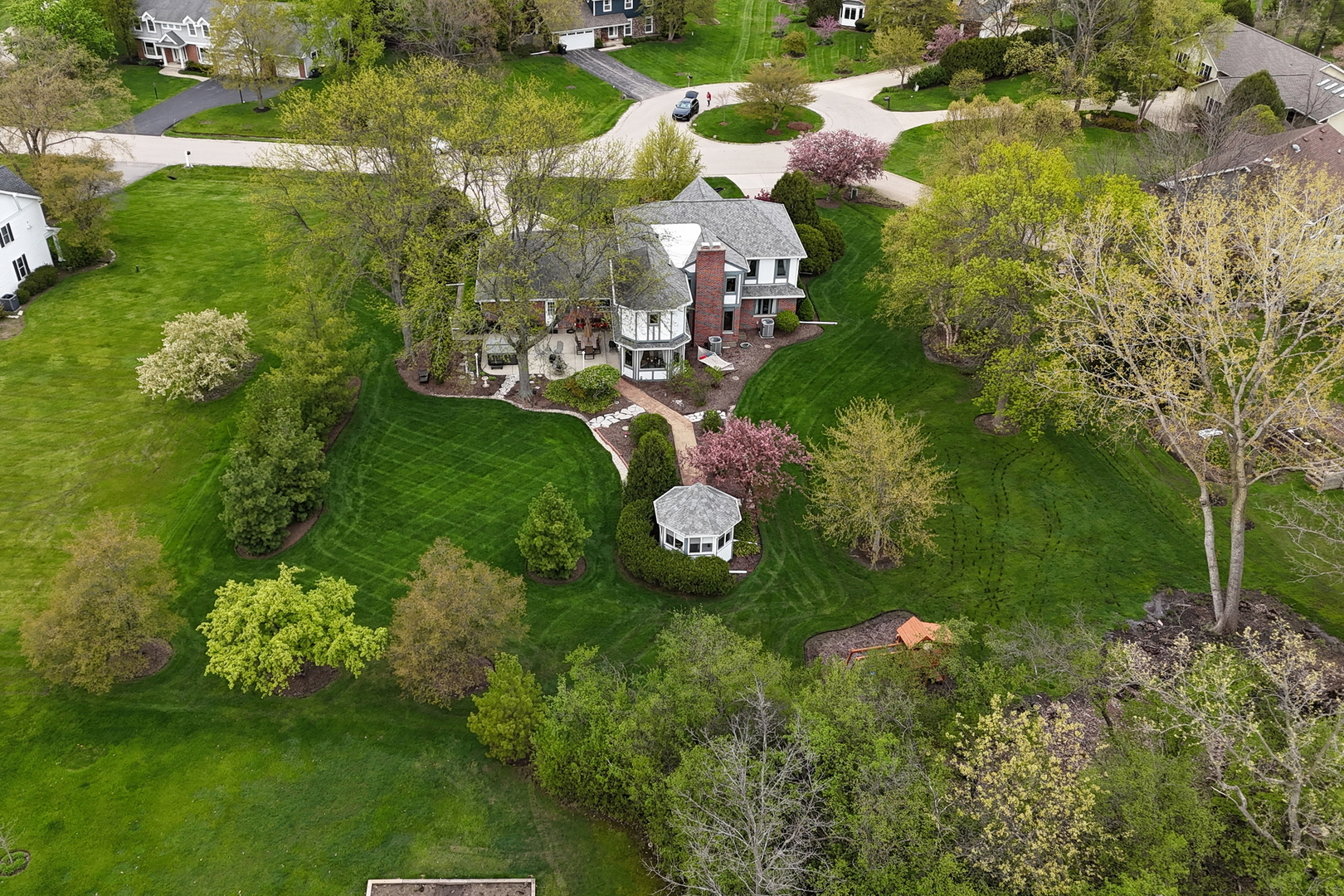 1525 Saratoga Court