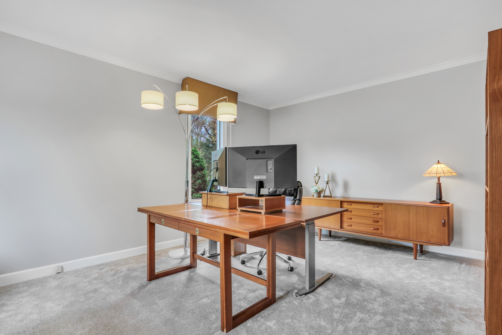 1525 Saratoga Court