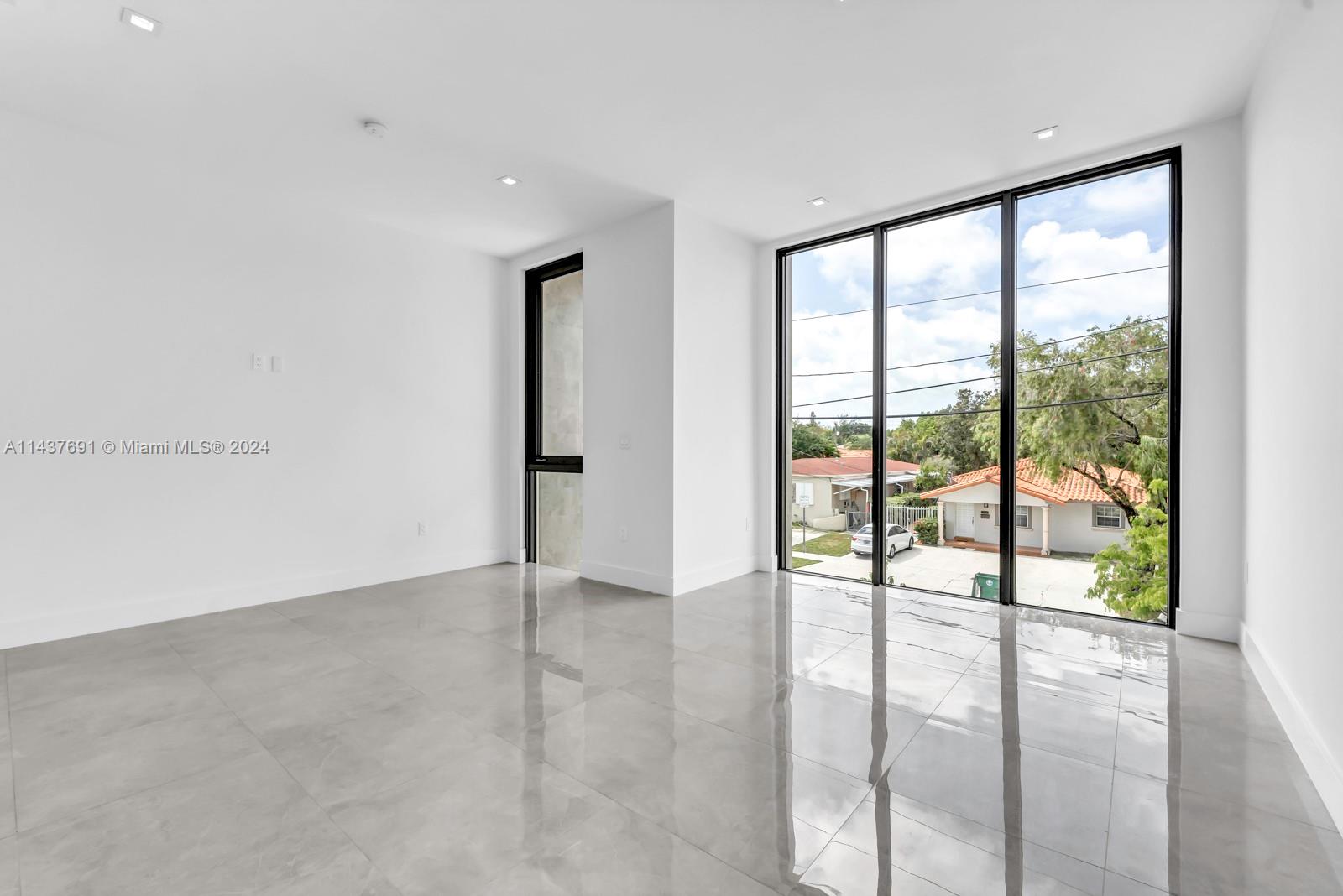 1519 SW 22nd Ter