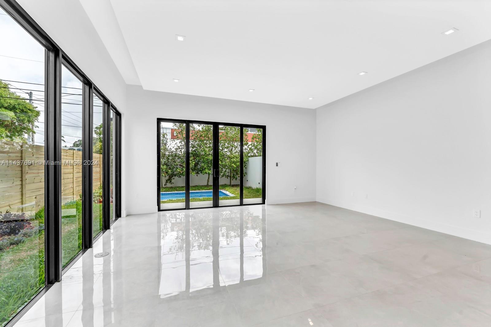 1519 SW 22nd Ter