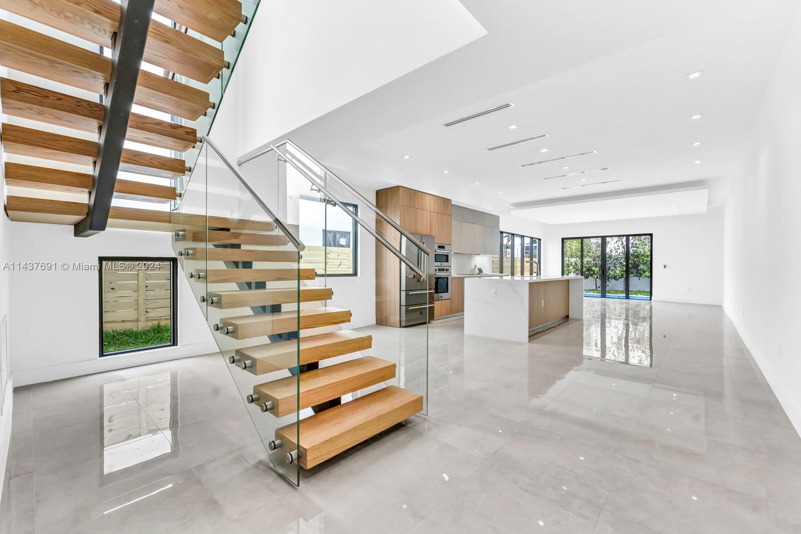 1519 SW 22nd Ter