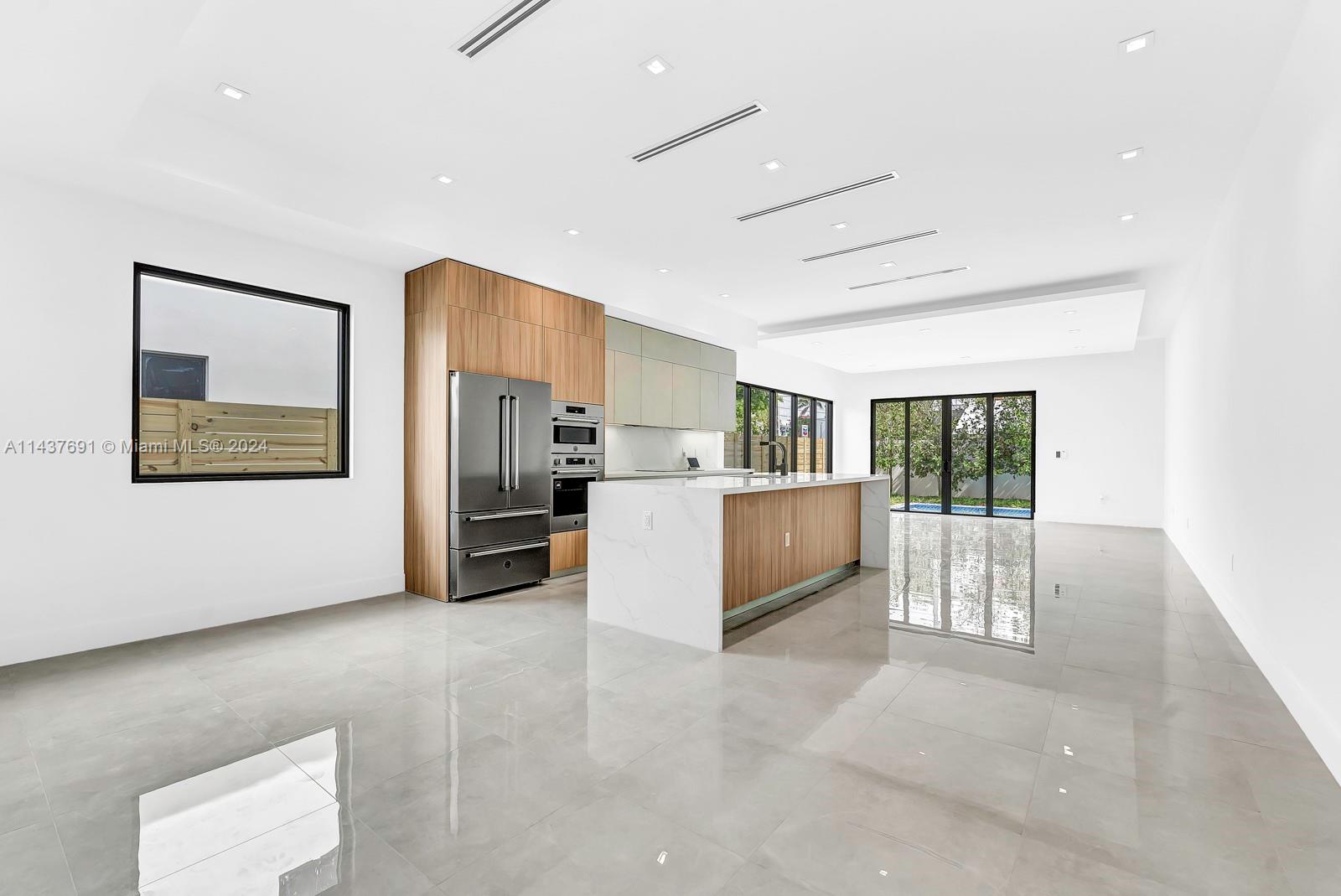 1519 SW 22nd Ter