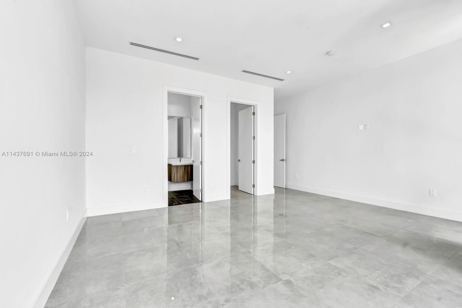 1519 SW 22nd Ter
