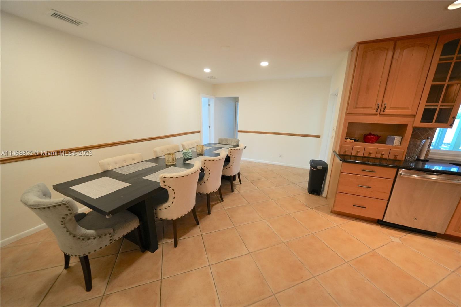 2509 NE 35th Dr