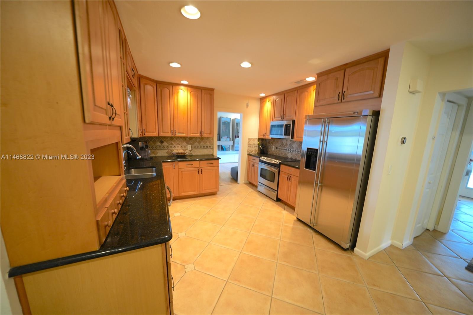 2509 NE 35th Dr