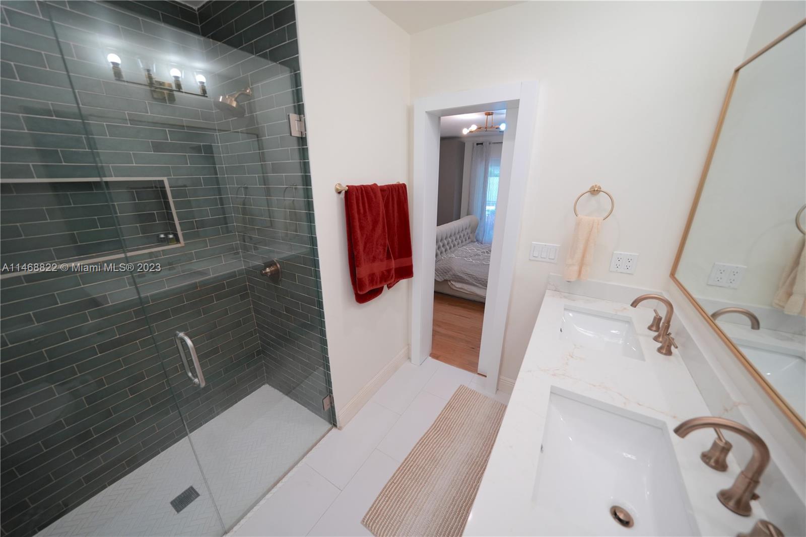 2509 NE 35th Dr