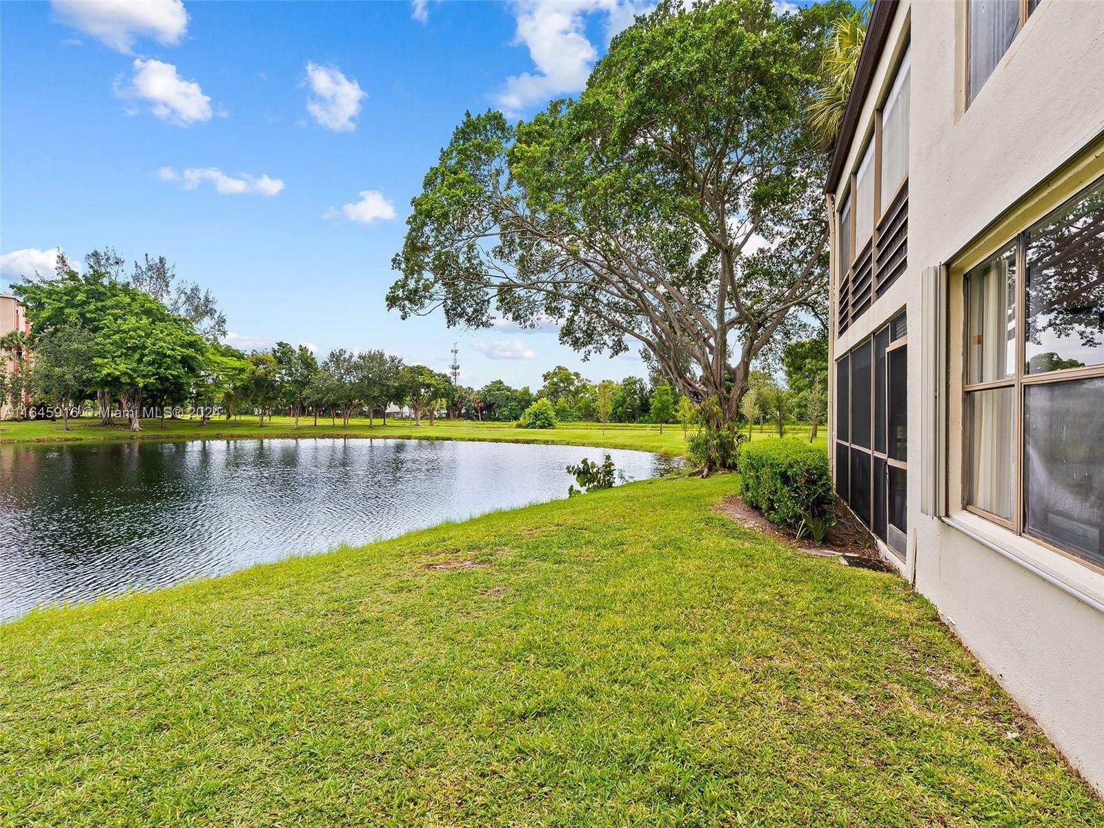 2310 S Cypress Bend Dr # 104