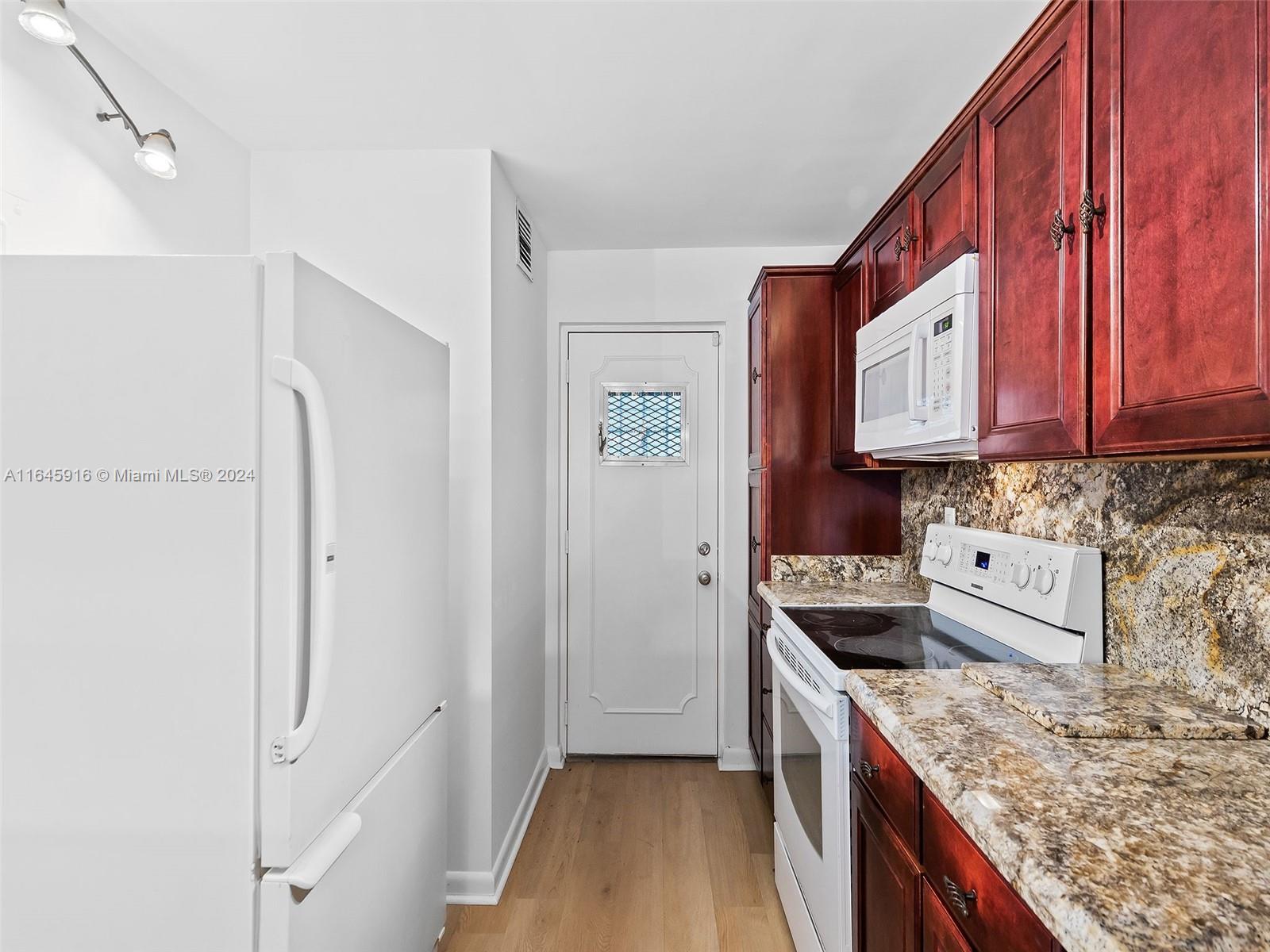 2310 S Cypress Bend Dr # 104