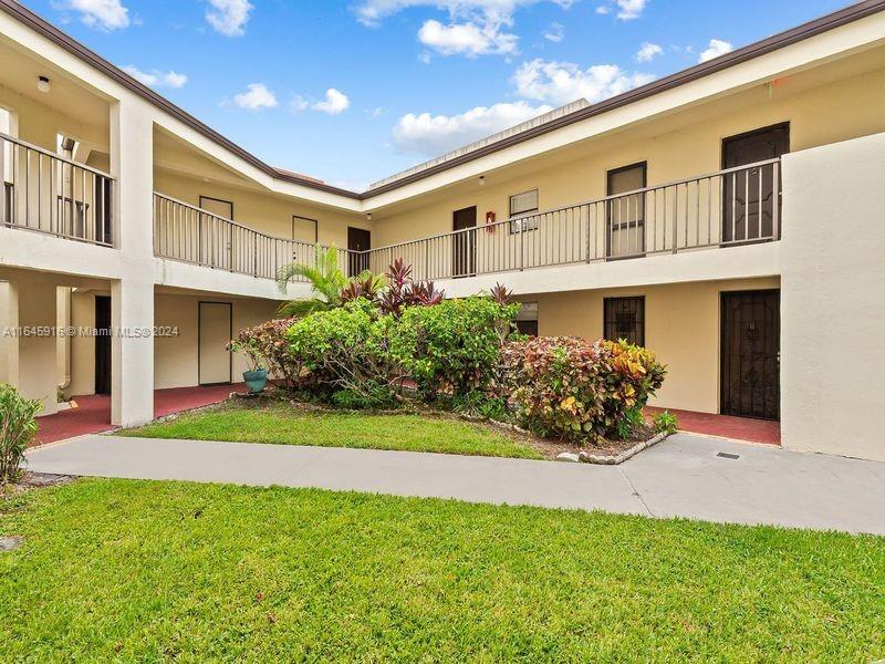 2310 S Cypress Bend Dr # 104