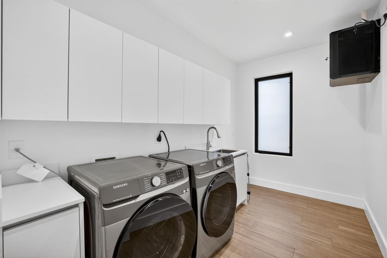 1225 NE 4th Street