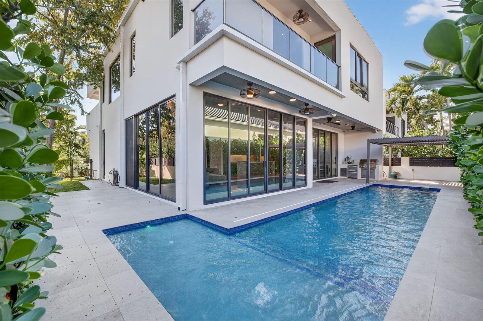 1225 NE 4th Street