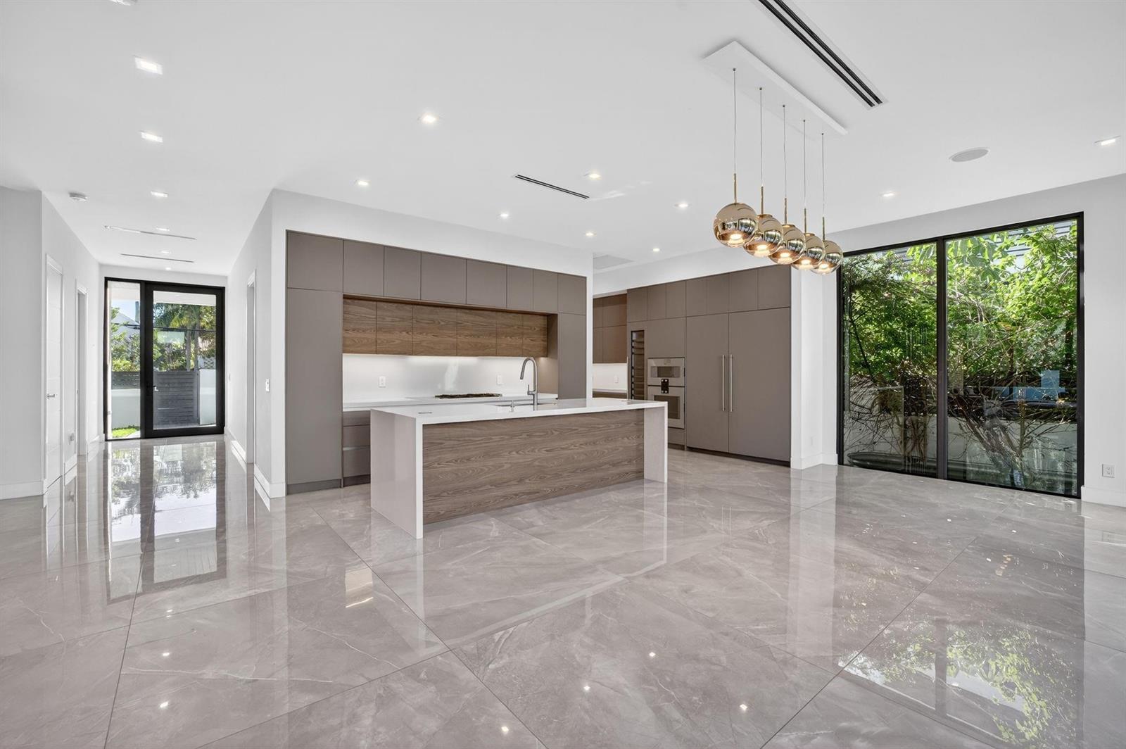 1225 NE 4th Street