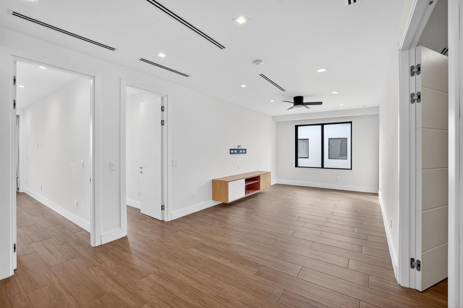 1225 NE 4th Street