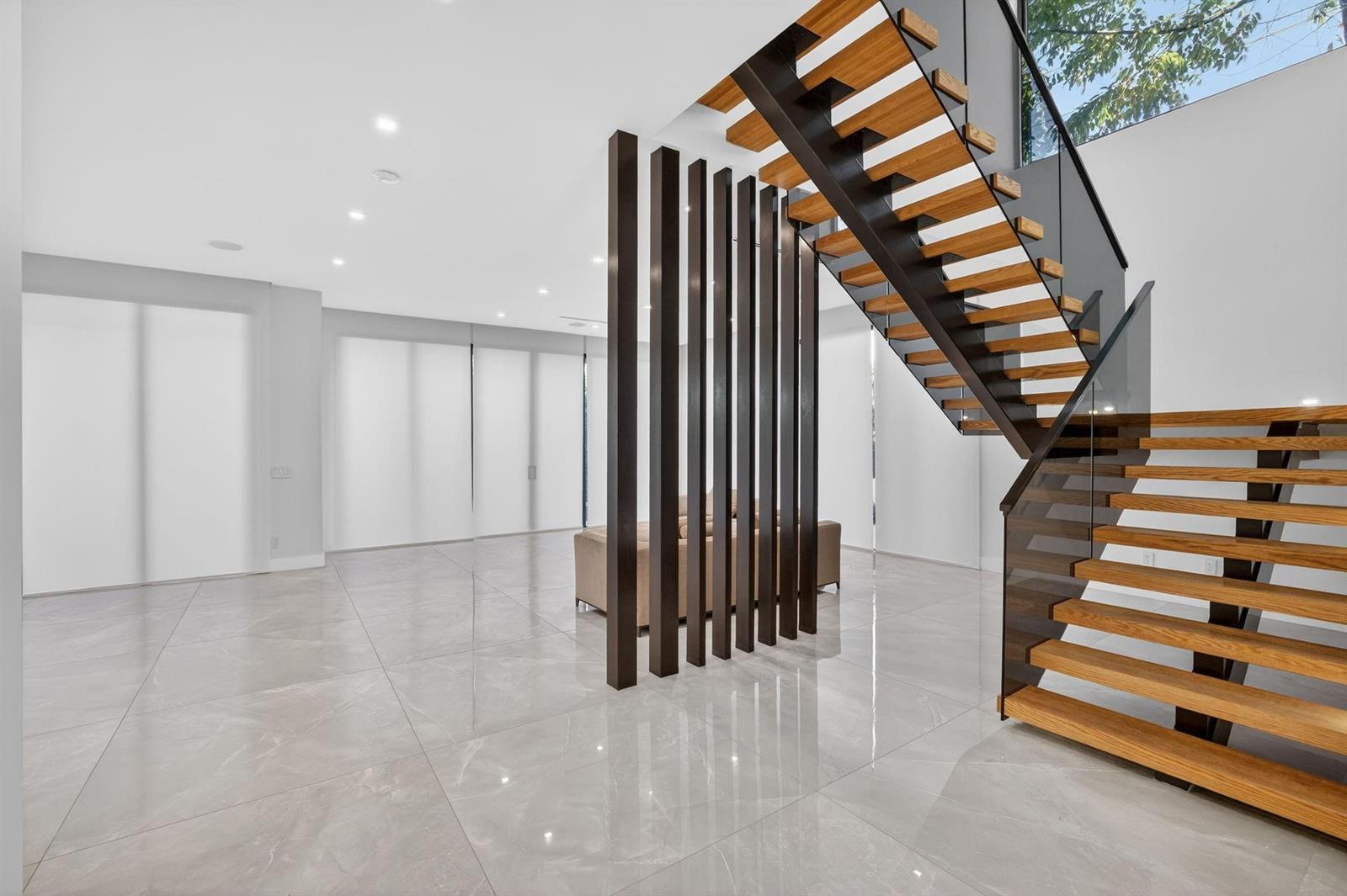 1225 NE 4th Street