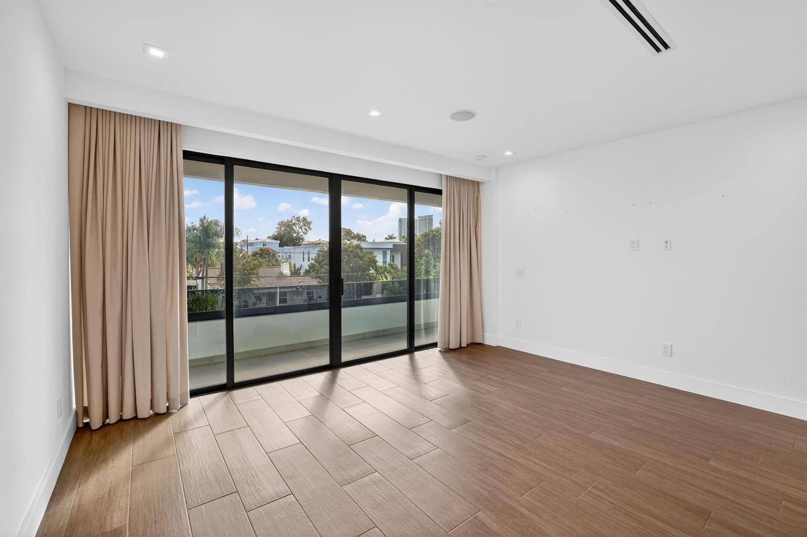 1225 NE 4th Street