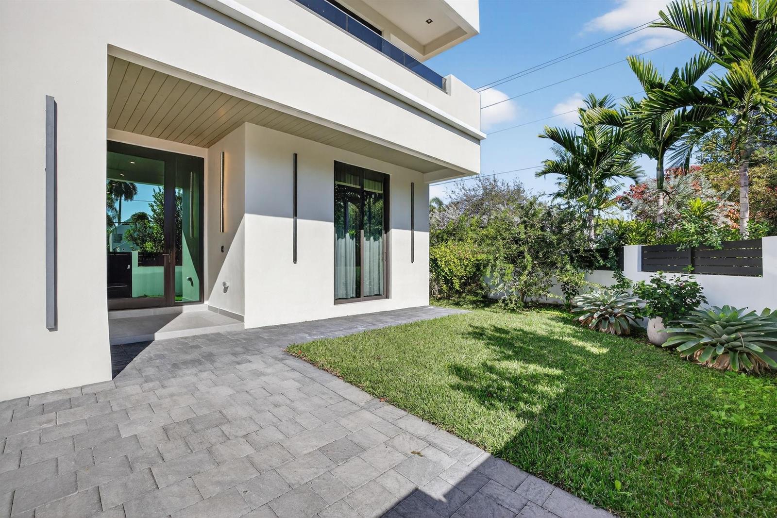 1225 NE 4th Street