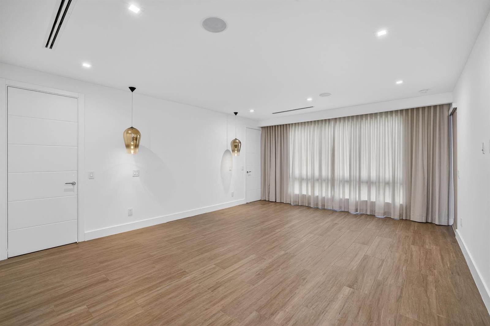 1225 NE 4th Street