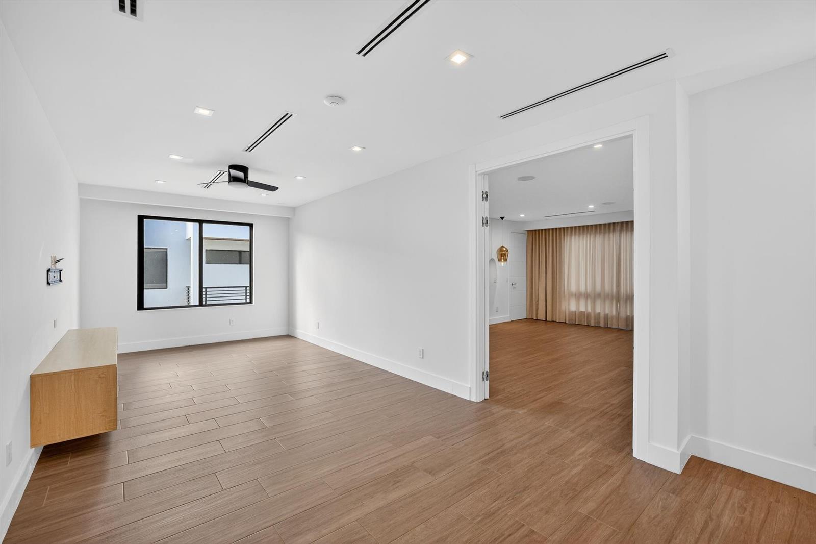 1225 NE 4th Street