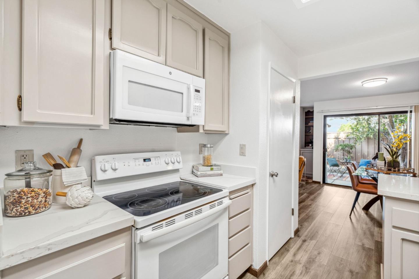 2031 Holly Branch CT