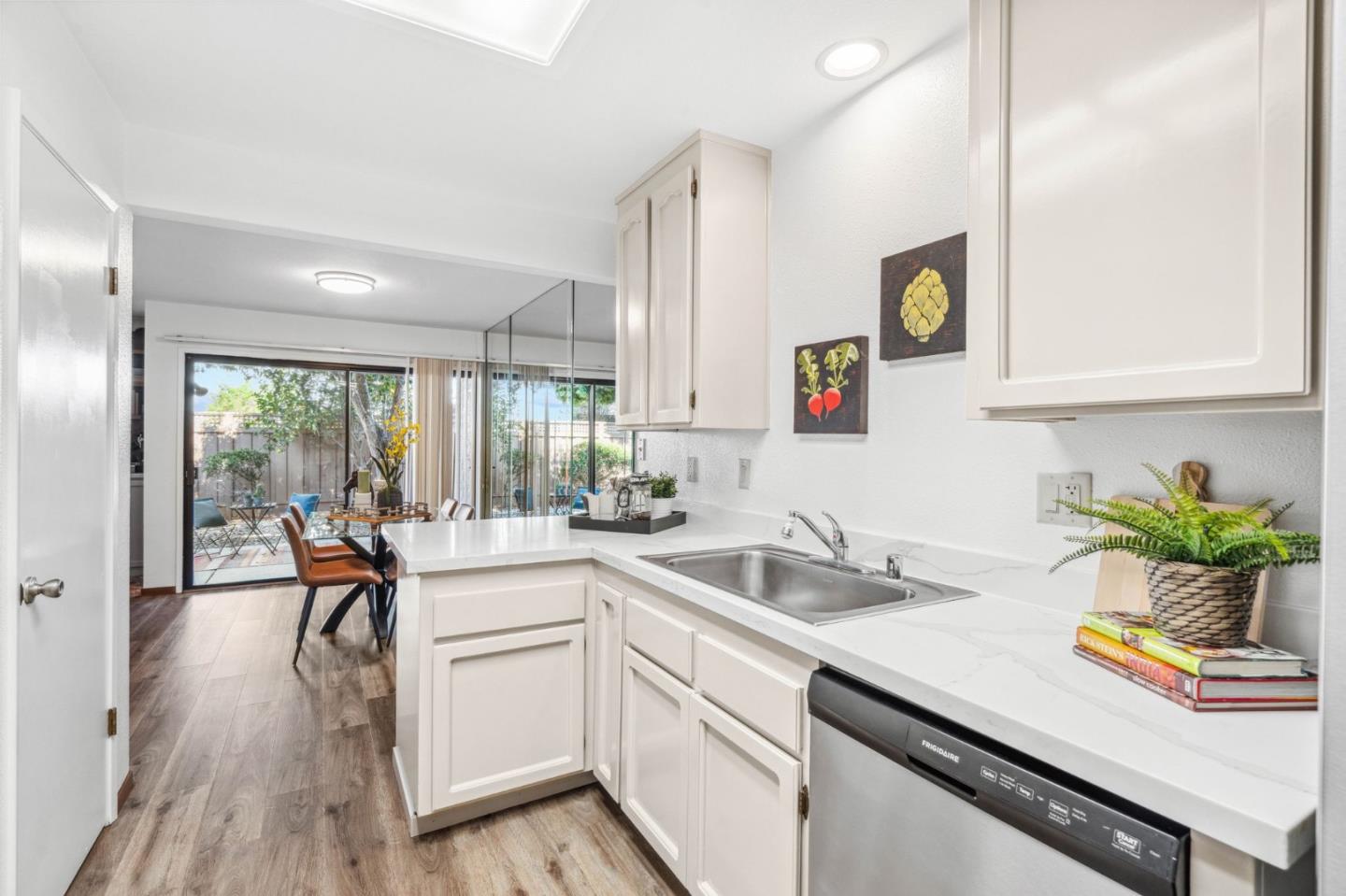 2031 Holly Branch CT