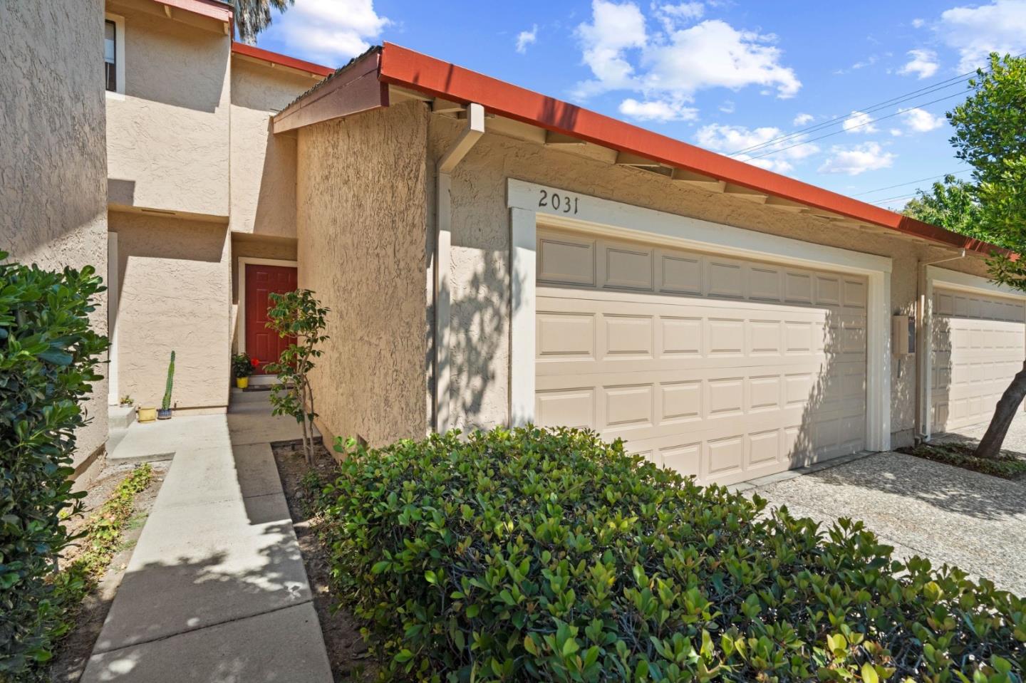 2031 Holly Branch CT