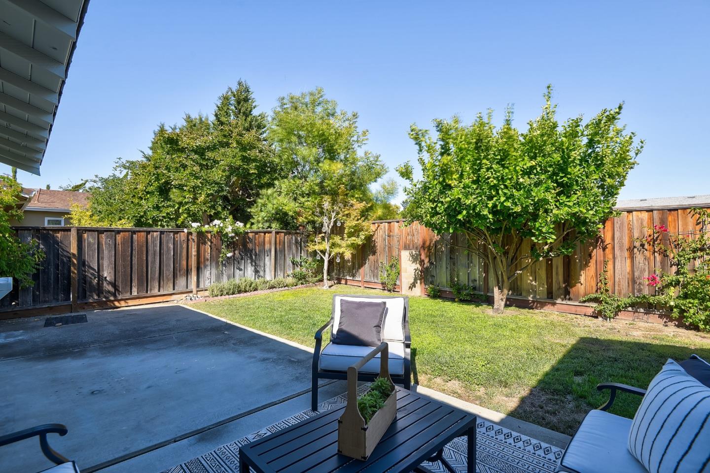 478 Liquidambar Way
