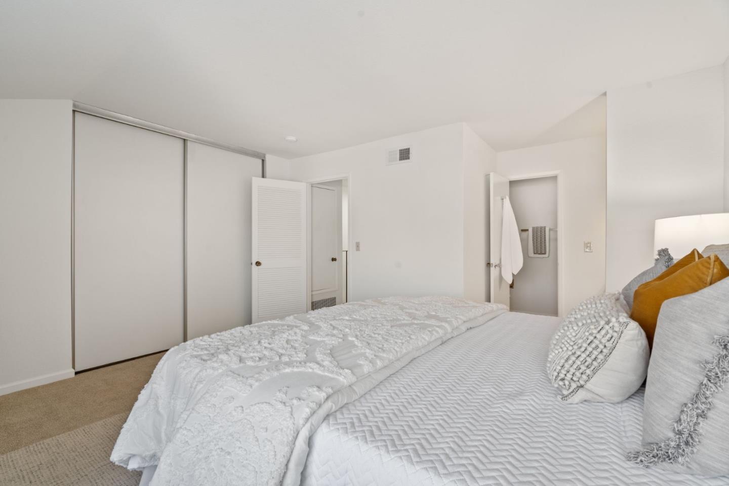 1343 Charmwood SQ