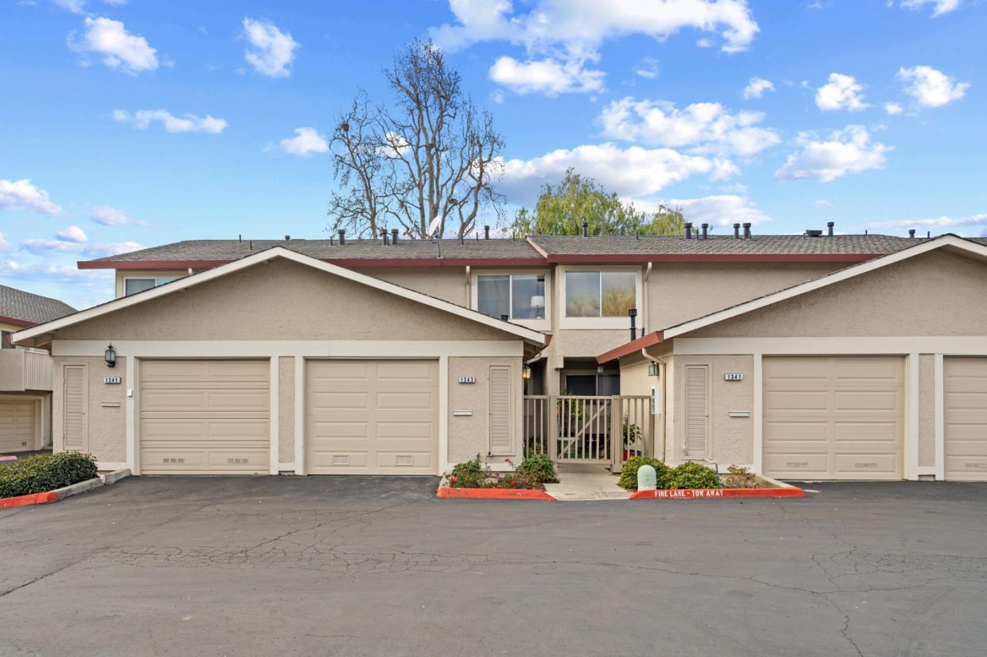 1343 Charmwood SQ
