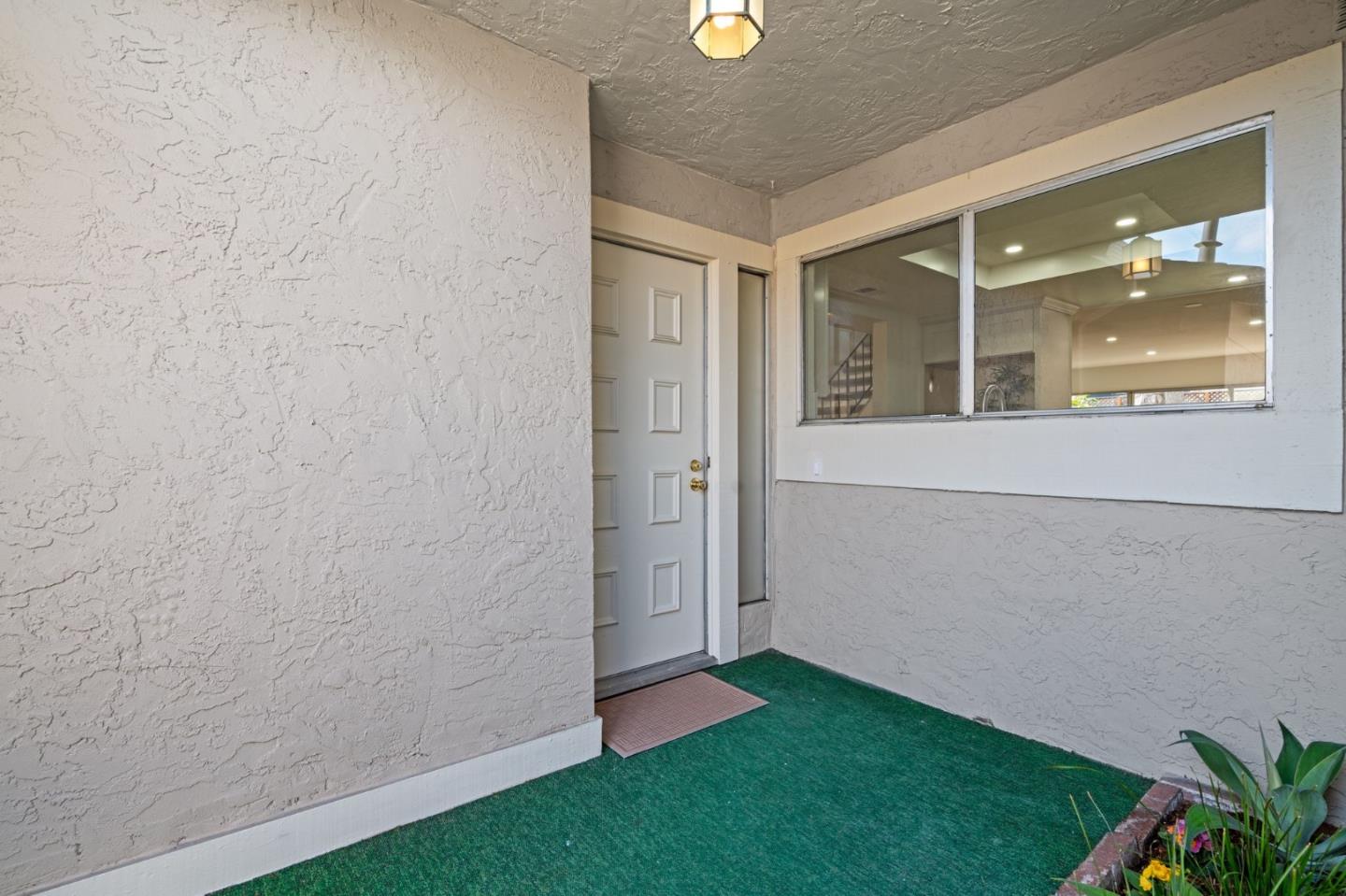 1343 Charmwood SQ