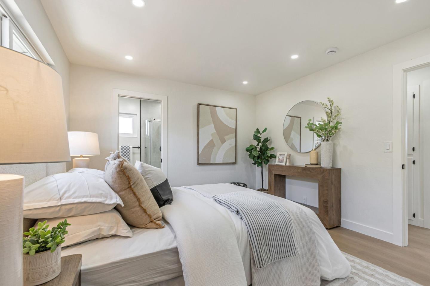 890 Silacci Drive