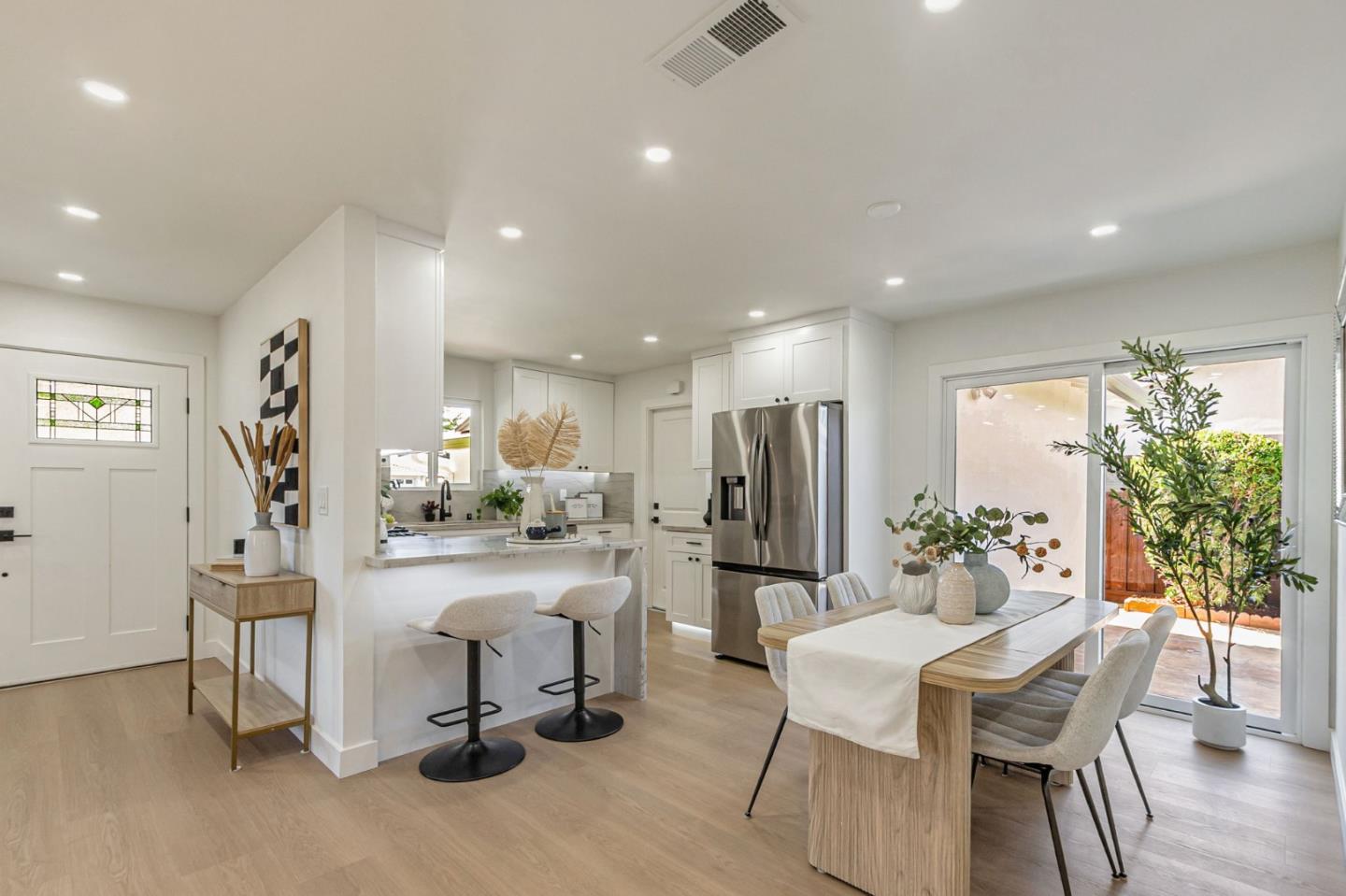 890 Silacci Drive