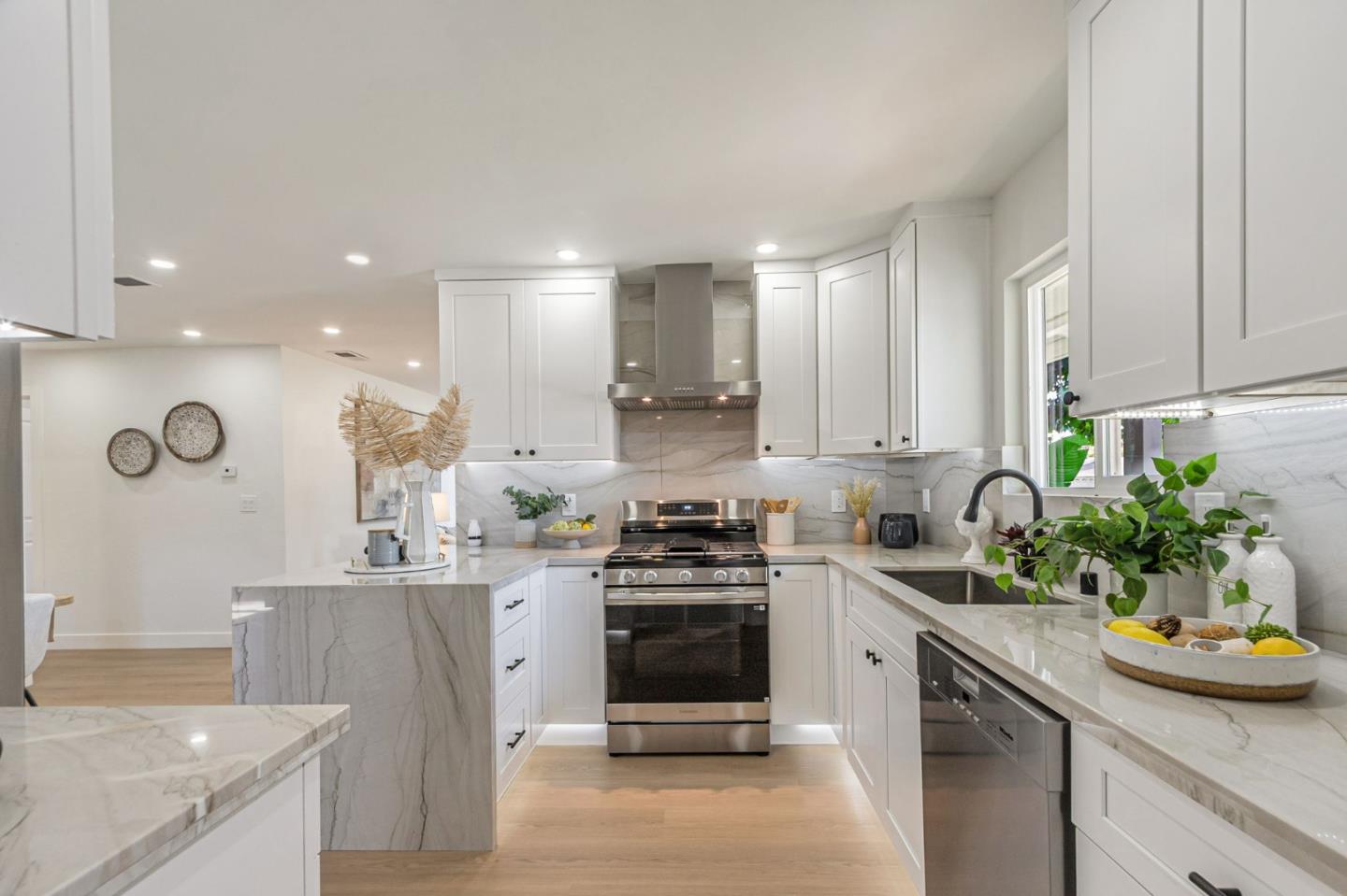 890 Silacci Drive