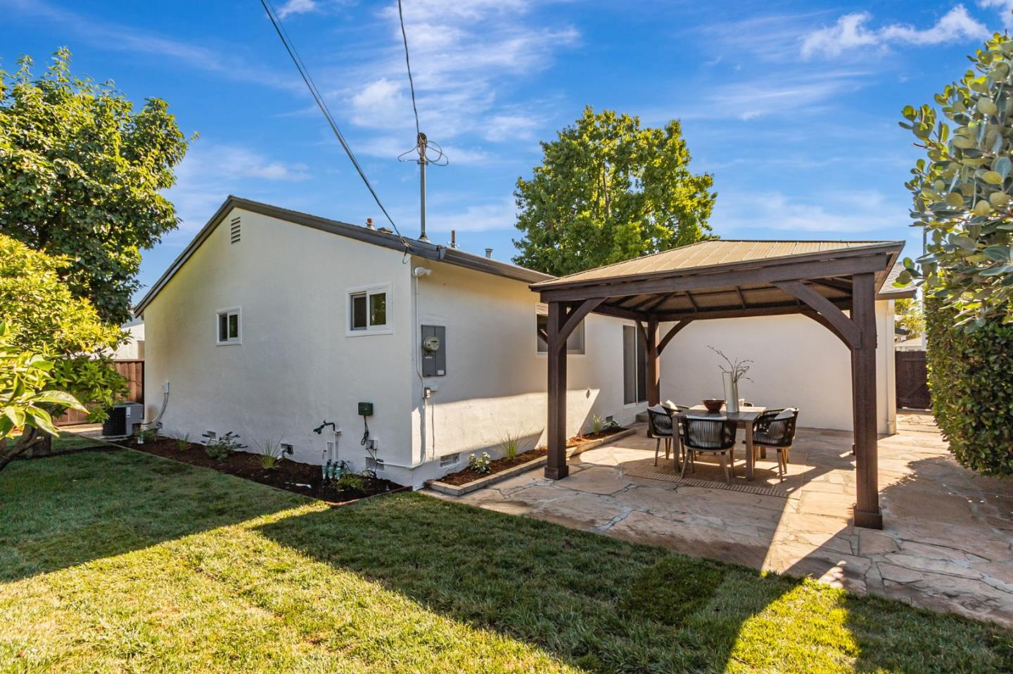 890 Silacci Drive
