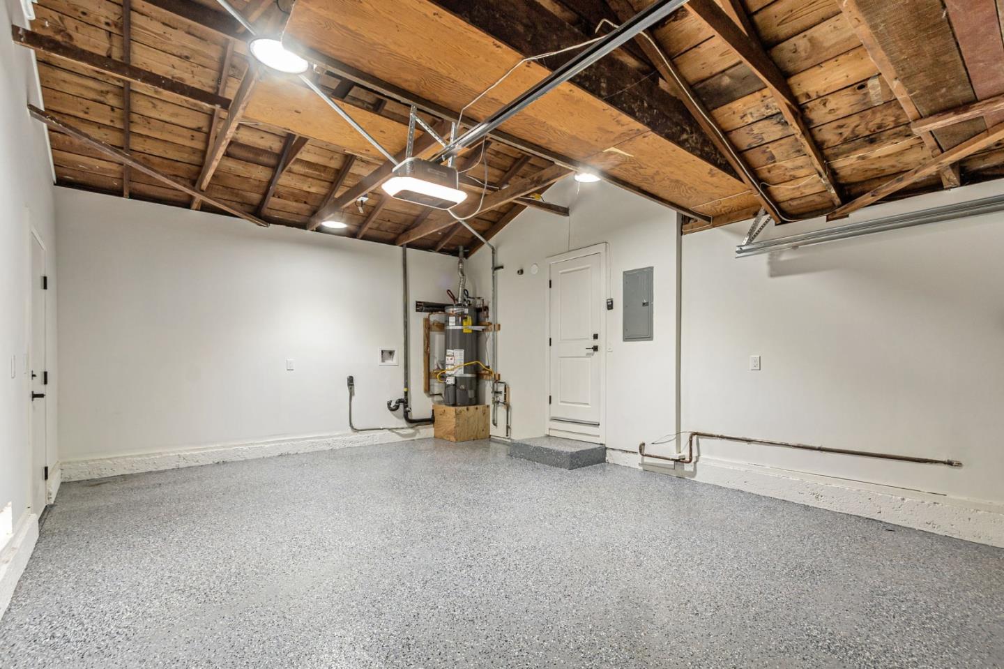 890 Silacci Drive